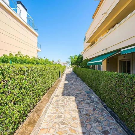 Apartment With Pool In Urb Medina Del Sol